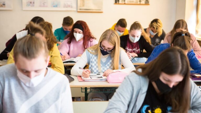 Elevii de liceu vor studia o nouă materie