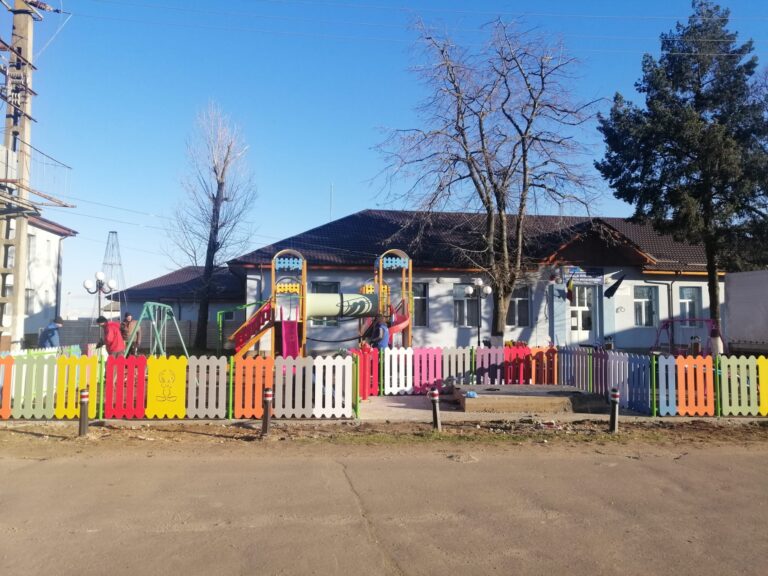 Teren de joacă ultramodern în comuna Brâncoveni