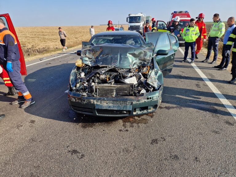Trei mașini au fost implicate într-un accident rutier la Valea Mare