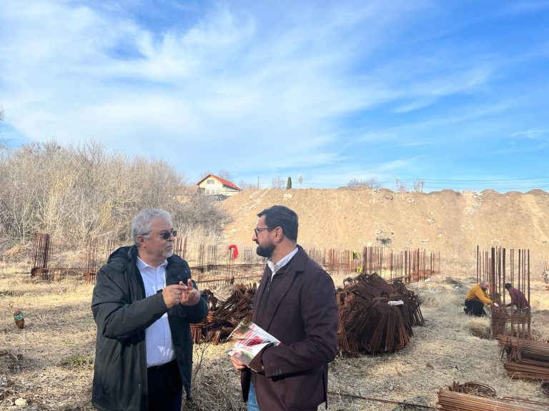 Se toarnă fundația pentru noua creșă din Caracal